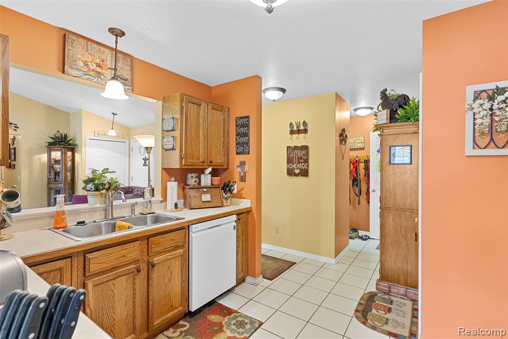 4429 W Edge Way Street, Grand Blanc, MI 48439 — Photo 12