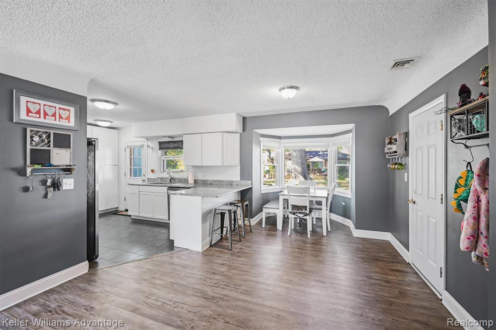 671 E Crest Lane, South Lyon, MI 48178 — Photo 16