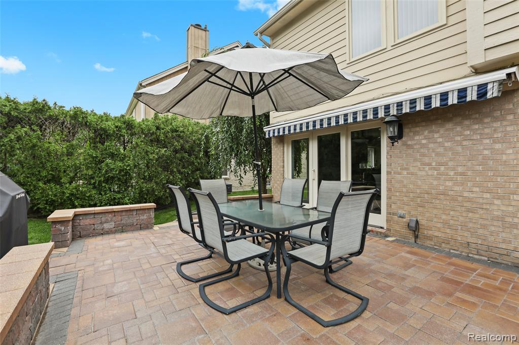 6034 Beachwood Drive, West Bloomfield, MI 48324 — Photo 36