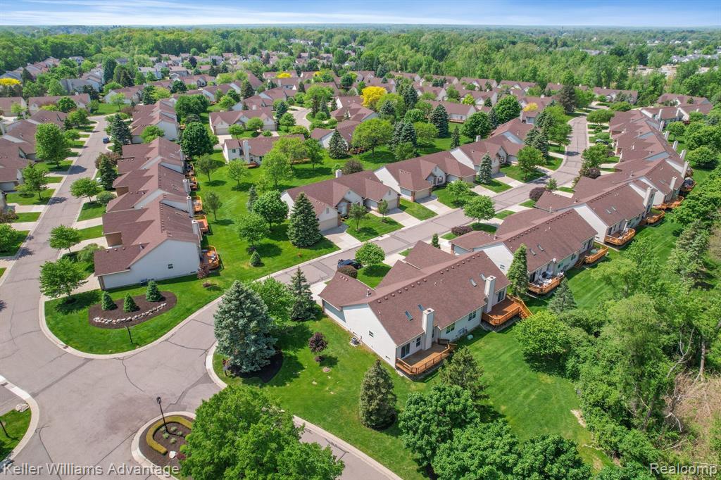390 Mulberry Drive, Commerce Twp, MI 48390 — Photo 43