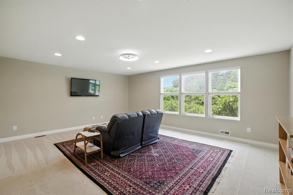 2066 Findley Circle, Lake Orion, MI — Photo 12