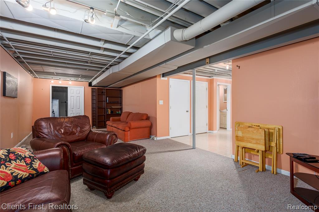 43103 Pond Bluff Drive, Van Buren, MI 48111 — Photo 26