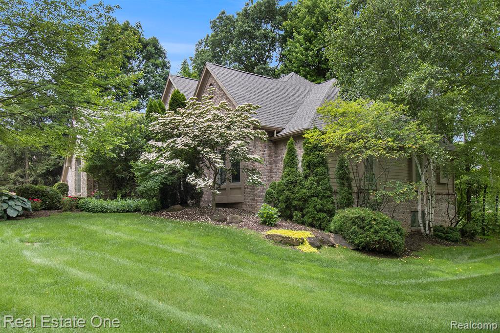 9832 Kingston Ridge, Clarkston, MI 48348 — Photo 45