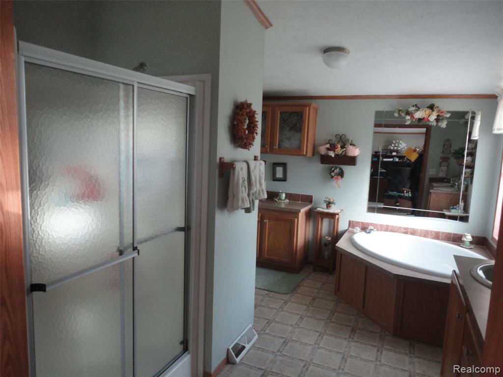 1092 Cameron Circle, Monroe, MI 48161 — Photo 18