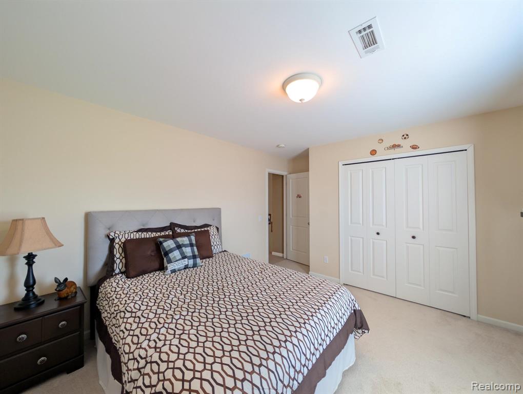 5441 Meadow Creek Court, Flint, MI 48532 — Photo 29