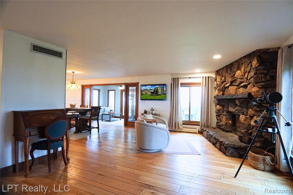6210 Sterling Drive, Newport, MI 48166 — Photo 8