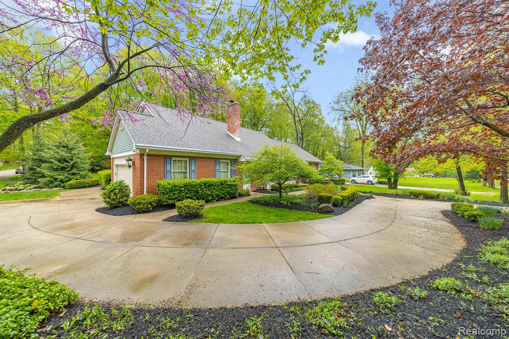 46270 BLOOMCREST Drive, Northville, MI 48167 — Photo 5