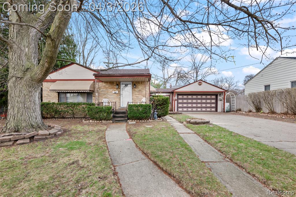 516 E Woodward Heights Boulevard, Hazel Park, MI 48030 — front exterior