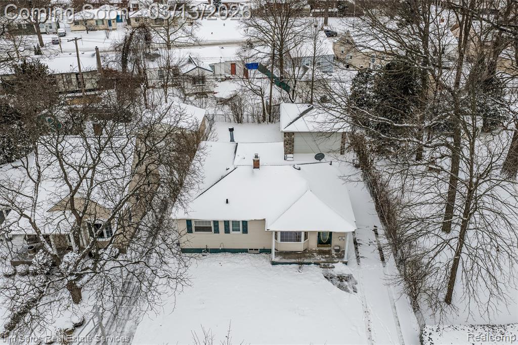 2204 Roslyn Road, Grosse Pointe Woods, MI 48236 — Photo 29