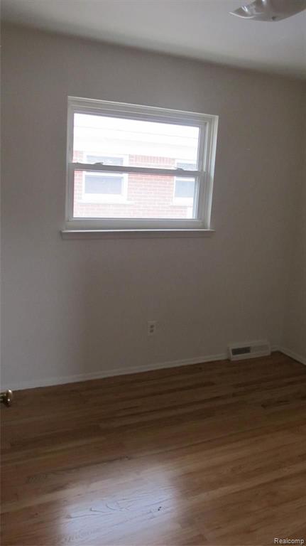 5652 WESTPOINT Street, Dearborn Heights, MI 48125 — Photo 14