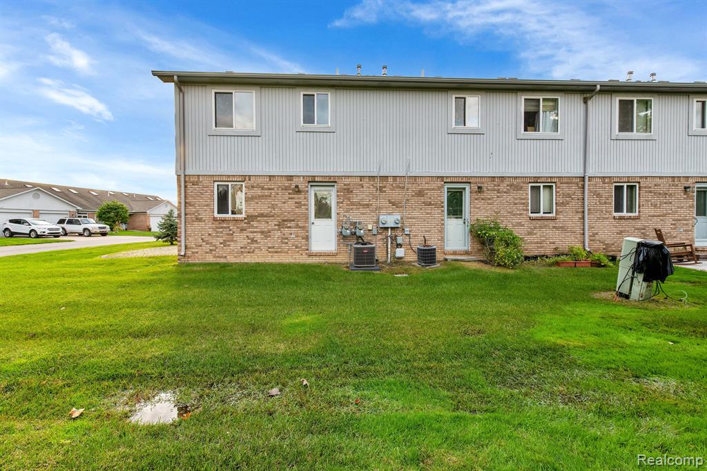 23268 STOFLET Lane, Trenton, MI 48183 — Photo 22