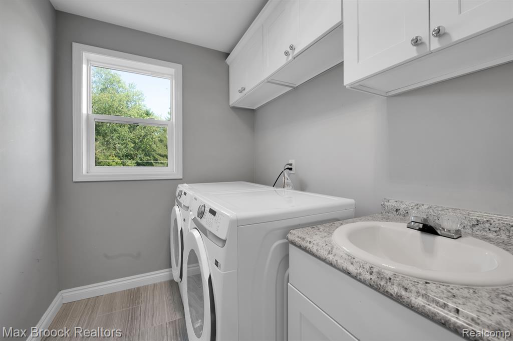8330 COOLEY LAKE Road, Commerce Twp, MI 48382 — Photo 26