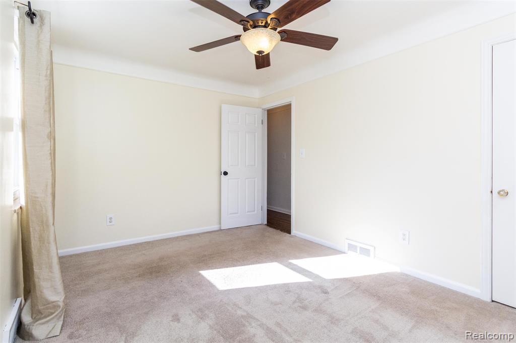 8235 Mackay Court, Utica, MI 48317 — Photo 20