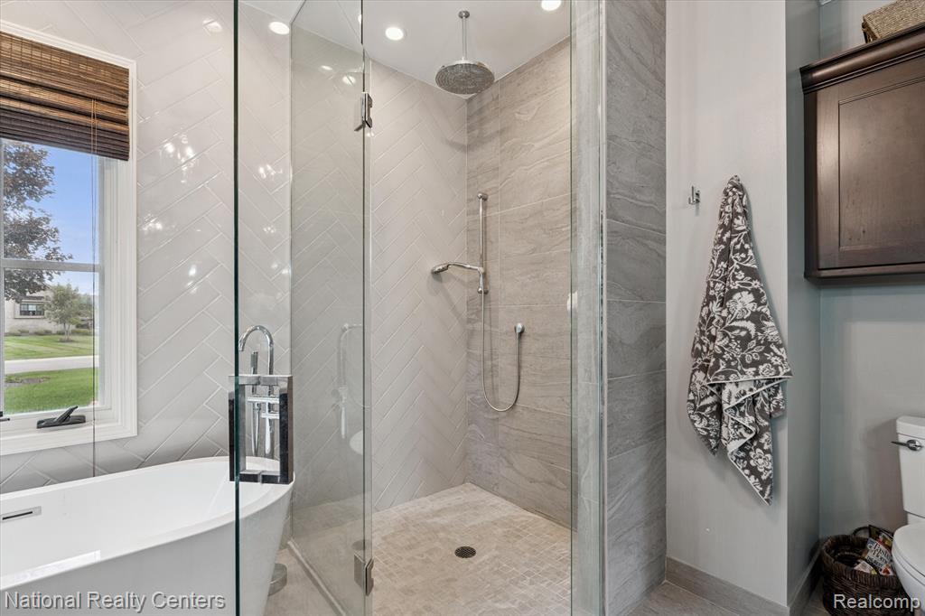 730 Berwick Court, Highland, MI — Photo 35