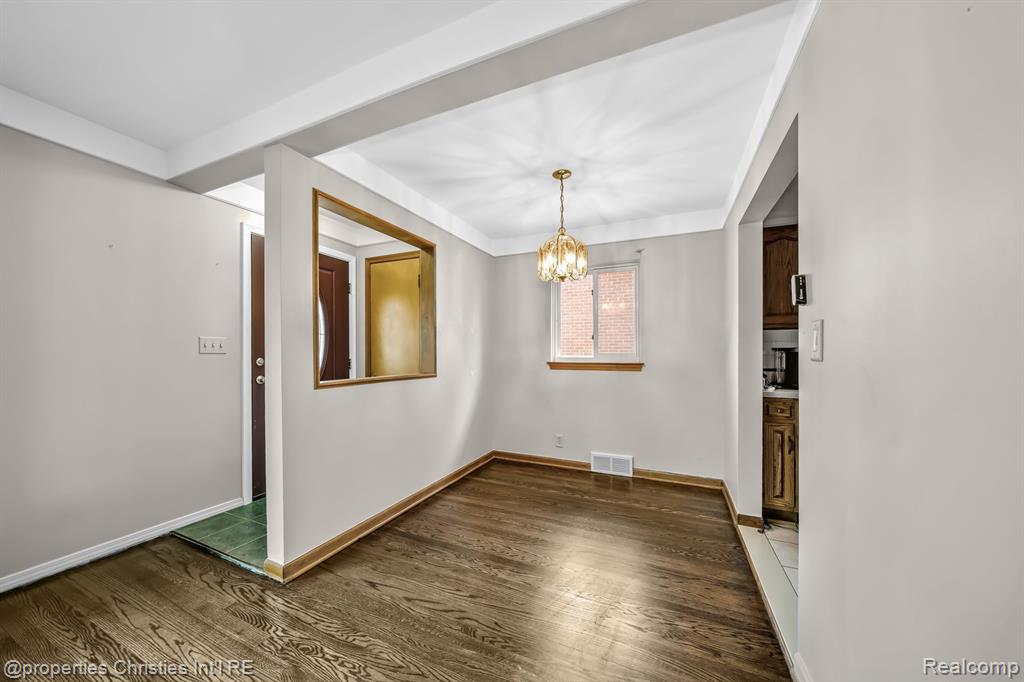 7631 ROBINSON Avenue, Allen Park, MI 48101 — Photo 8