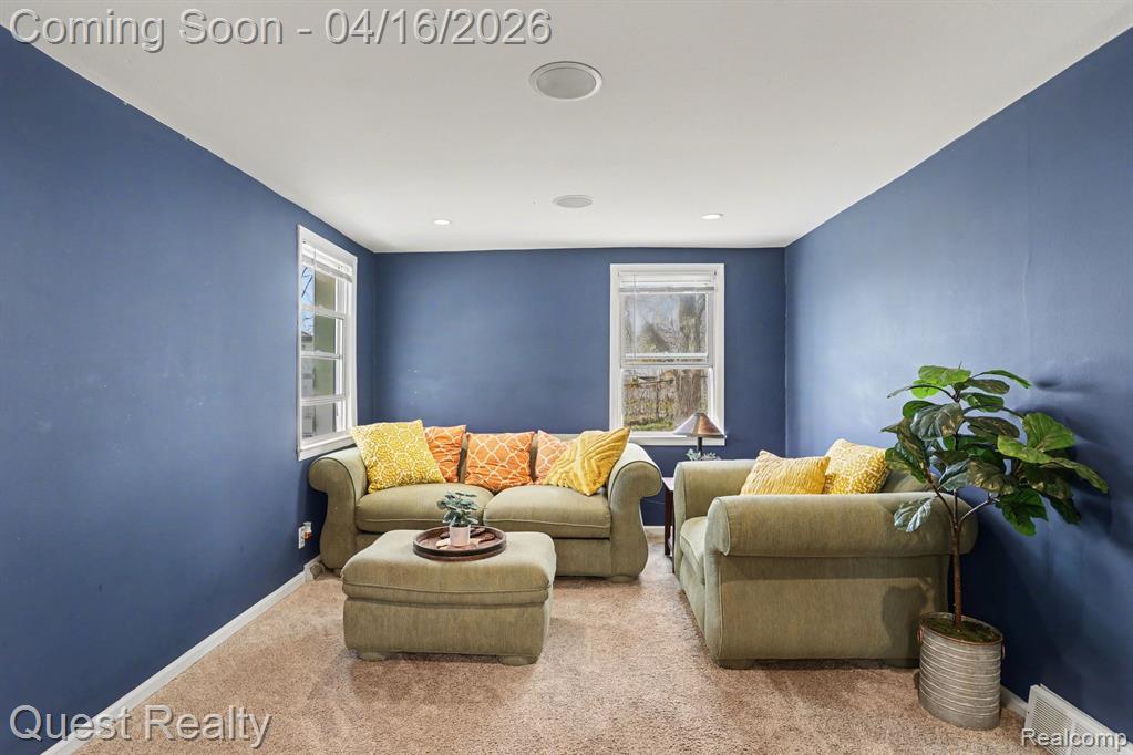 6510 Oakridge Drive, Waterford, MI 48329 — Photo 9