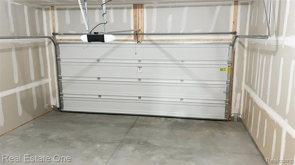 4932 Glenora Drive, Lake Orion, MI — Photo 29