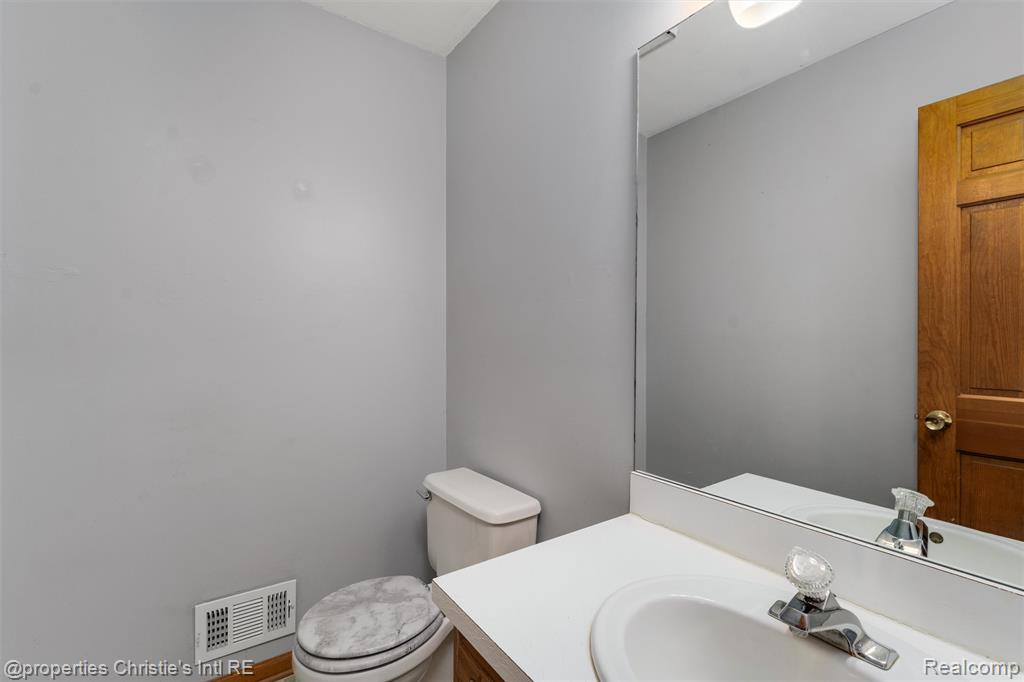 7514 Olde Sturbridge Trail, Clarkston, MI 48348 — Photo 13