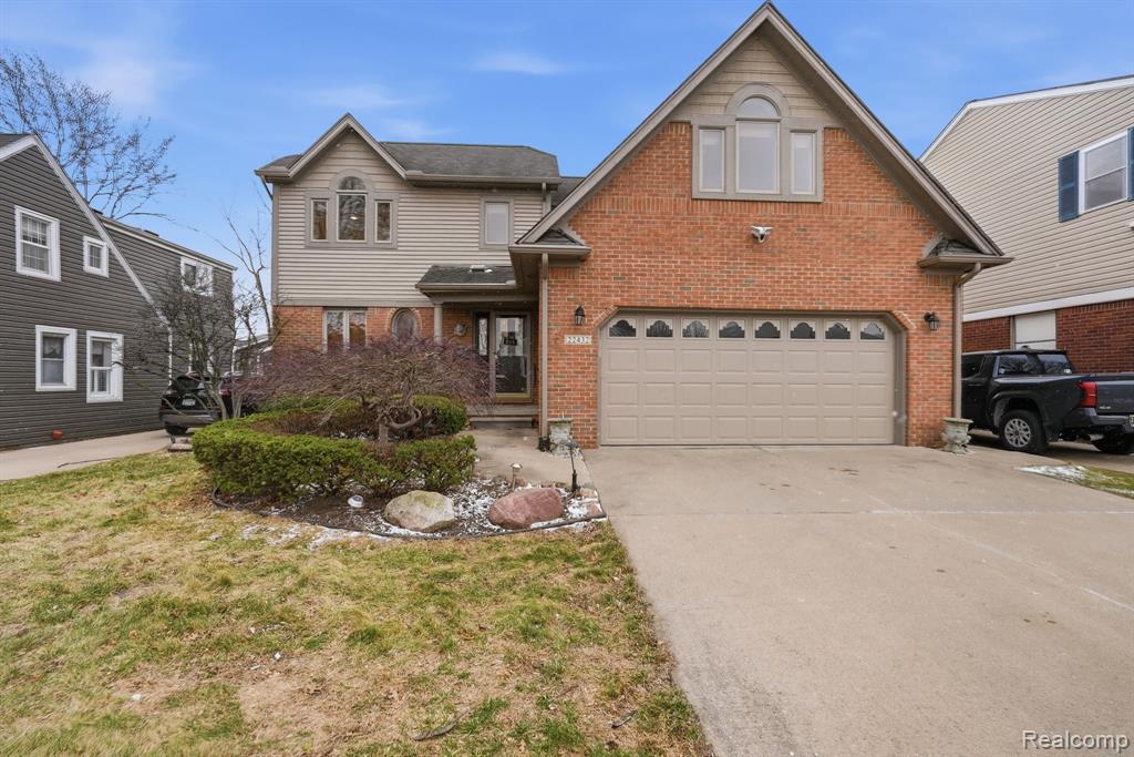 22432 Pointe Drive, Saint Clair Shores, MI 48081