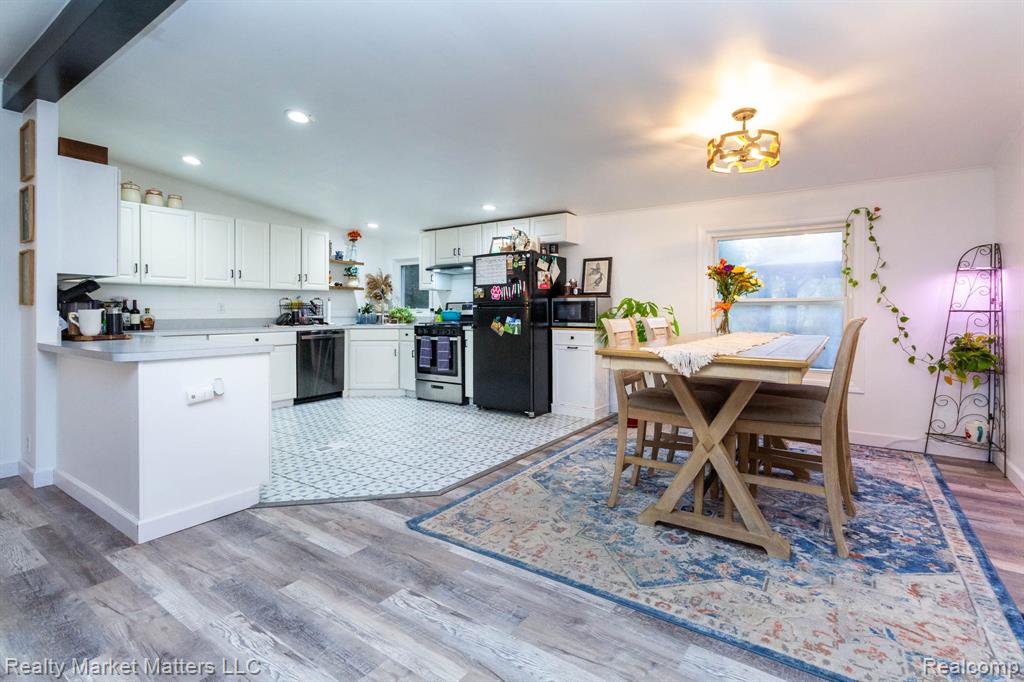 781 W Davison Lake Road, Oxford, MI 48371 — Photo 5