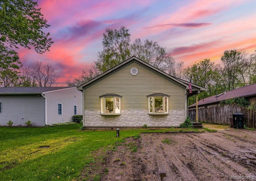 2890 Central Boulevard, Milford, MI 48380