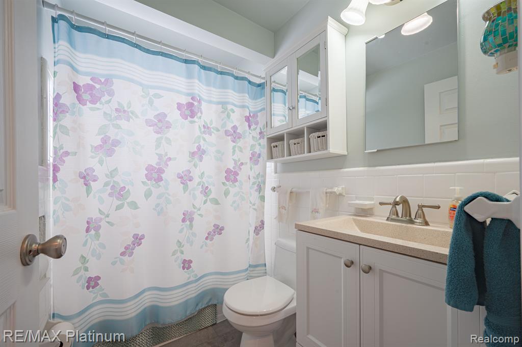 710 MANORDALE Court, Milford, MI 48381 — Photo 30