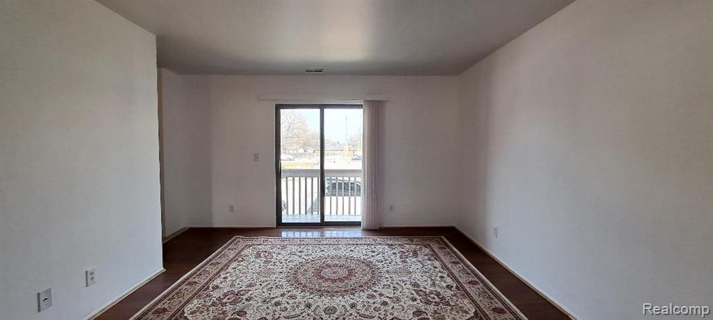 4672 E 10 MILE Road E, Warren, MI 48091 — Photo 3