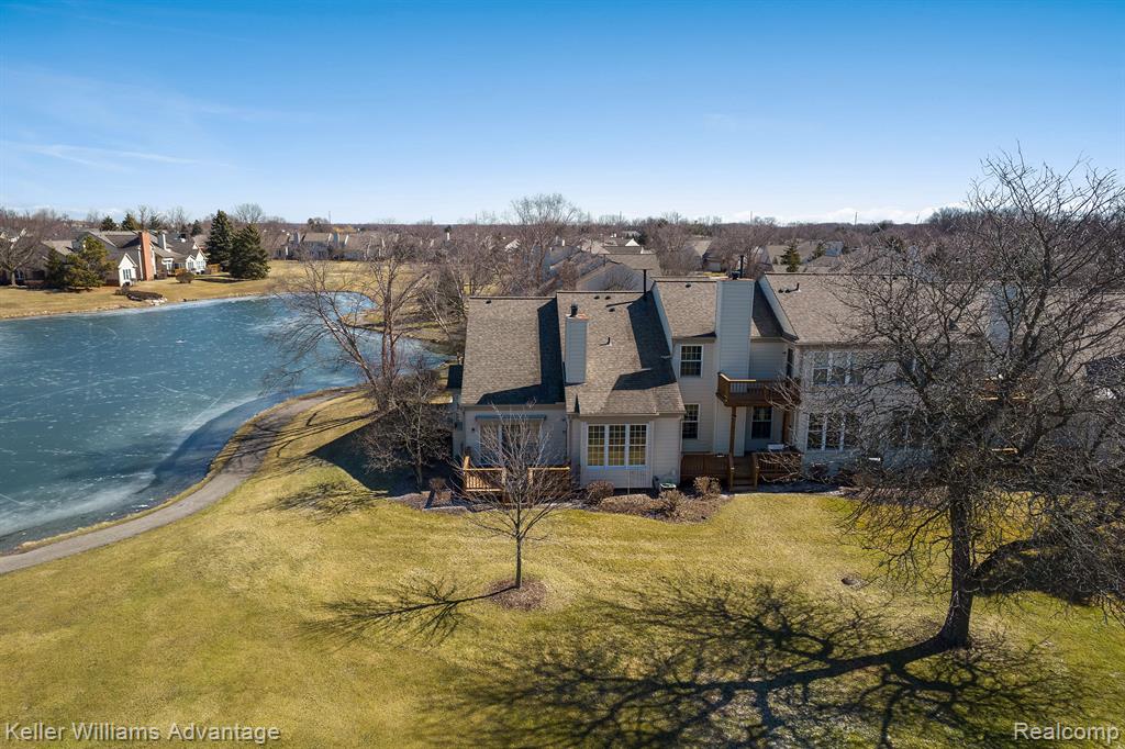 39547 CHAMPION Court, Northville, MI 48168 — Photo 45