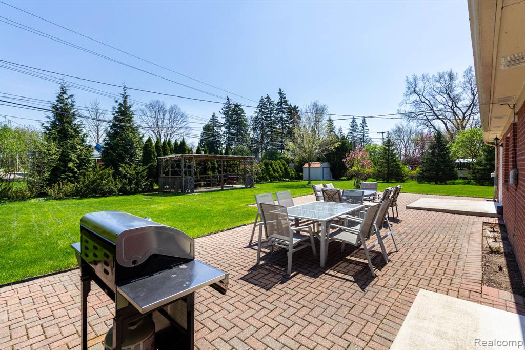 27948 Green Willow Street, Farmington, MI 48331 — Photo 56