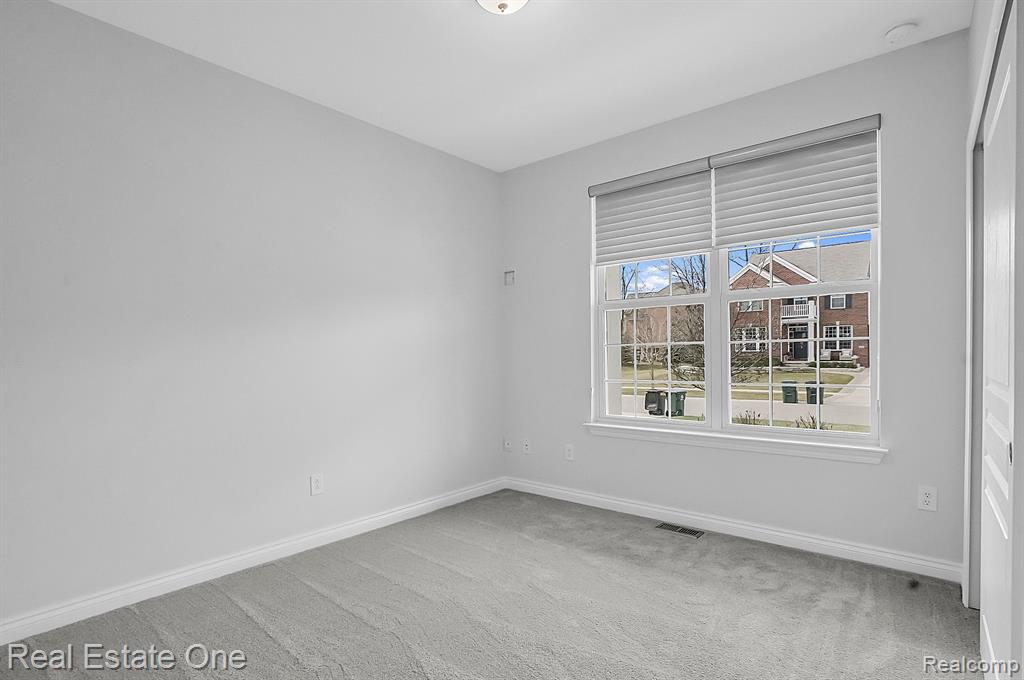 4559 TANGLEWOOD Lane, Lake Orion, MI — Photo 5