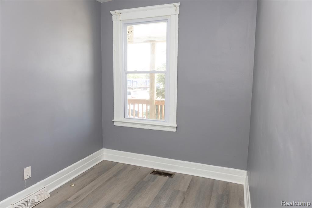2441 Holbrook Street, Hamtramck, MI 48212 — Photo 9