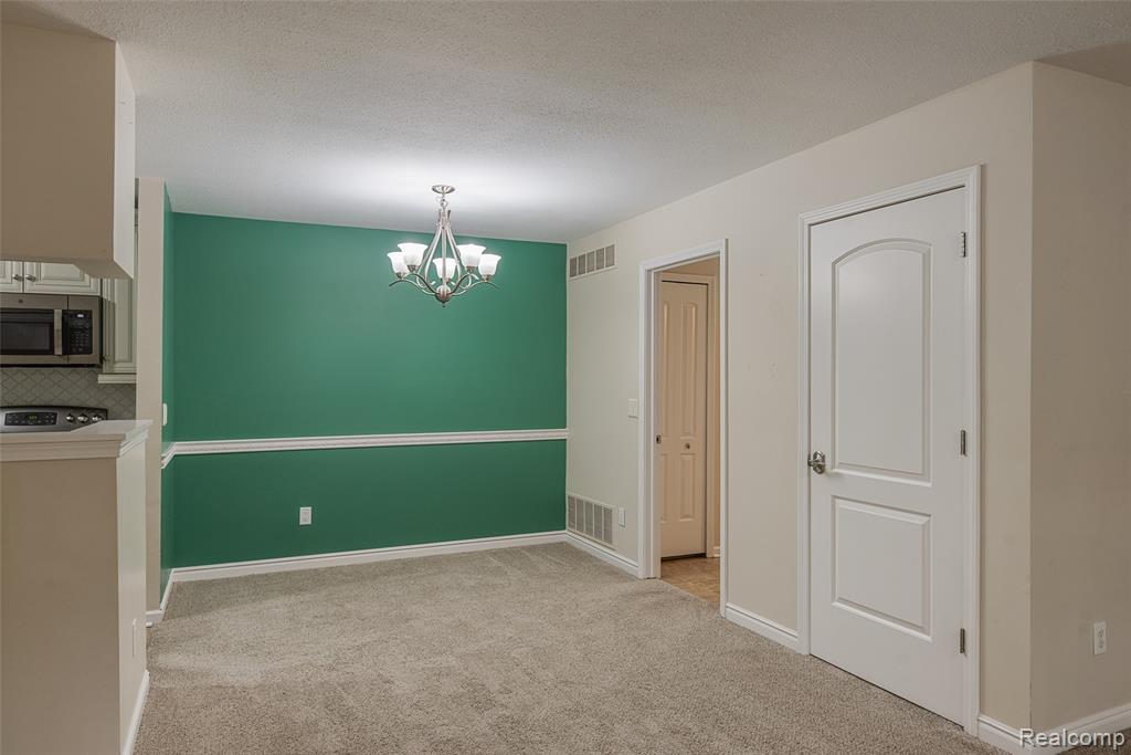 332 Marigold Circle, Westland, MI — Photo 7