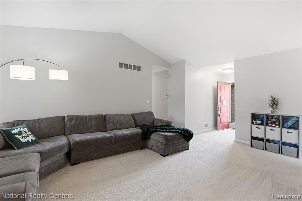 50049 Dove Lane, Chesterfield, MI — Photo 22