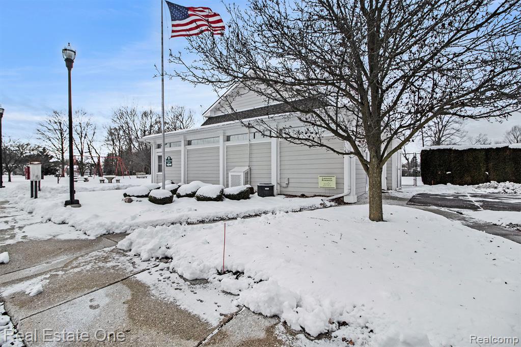22717 Cranbrooke Drive, Novi, MI — Photo 34