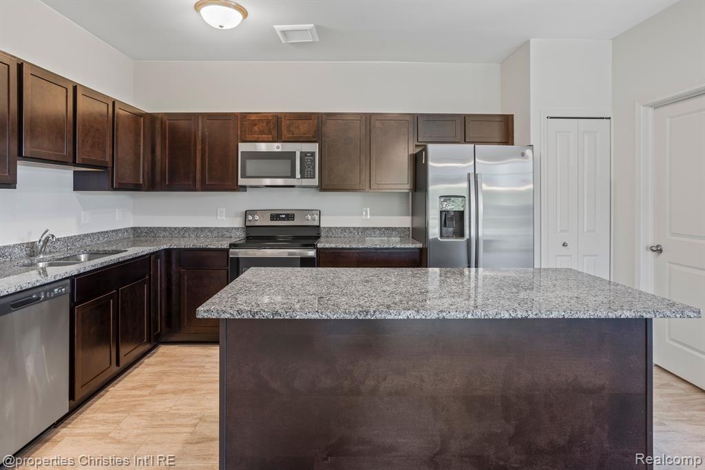 9776 RIDGE RUN Street, Howell, MI 48855 — Photo 3