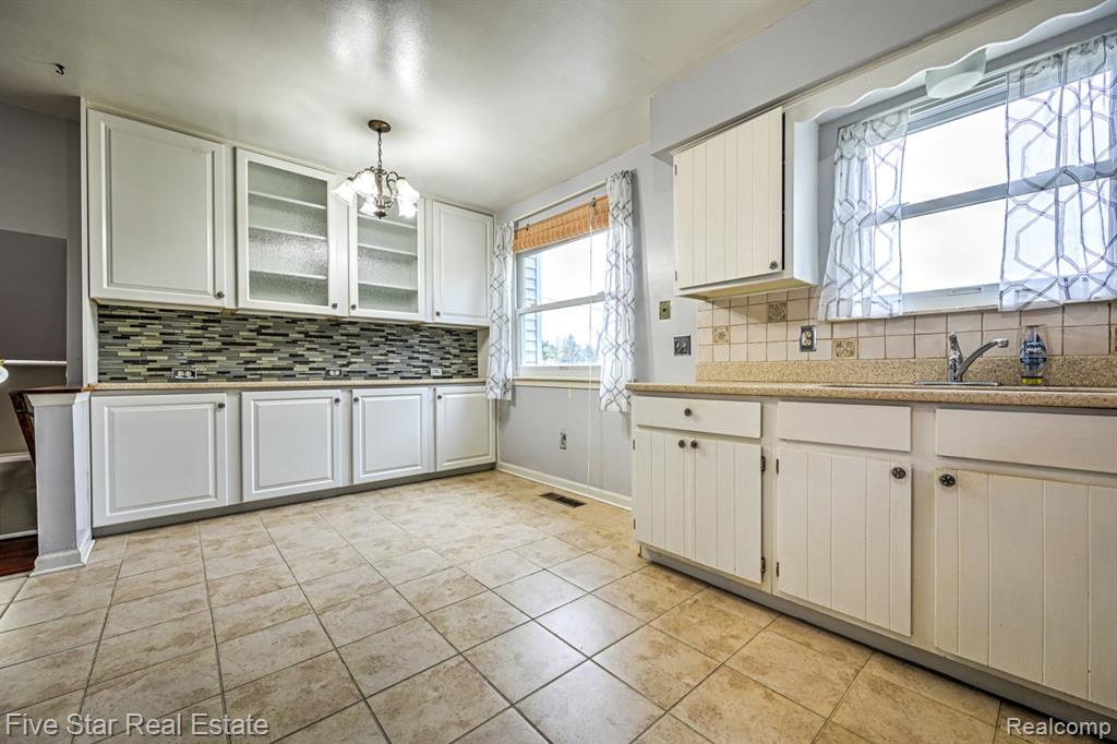 1857 E Rose Center Road, Holly, MI 48442 — Photo 10