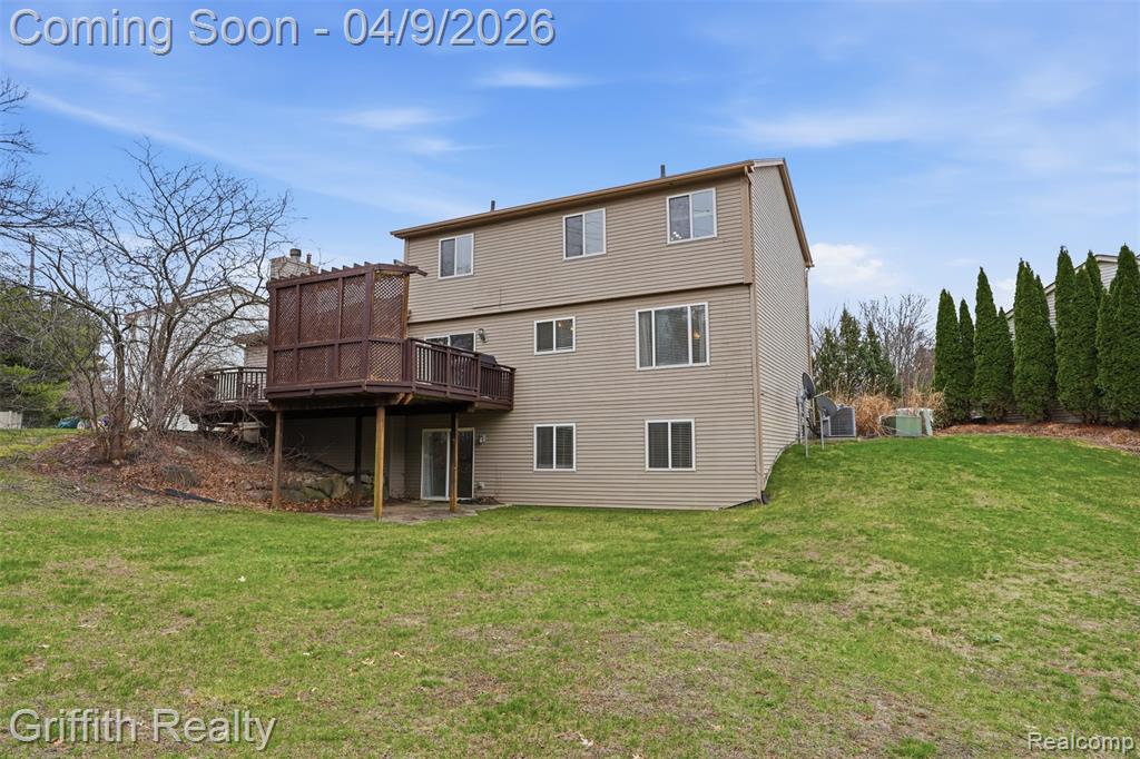 938 Meadowbrook Court, Milford, MI 48381 — Photo 48