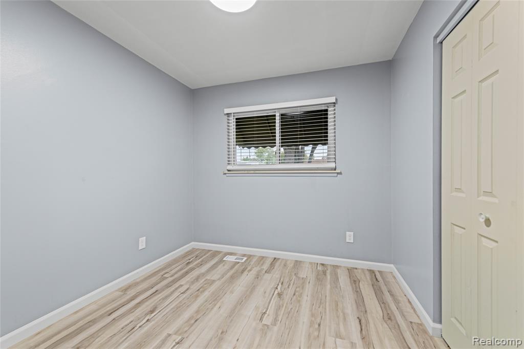 7218 Superior, Center Line, MI 48015 — Photo 16