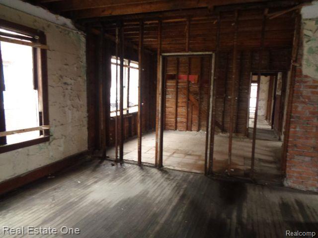 8034 GEORGIA Street, Detroit, MI 48213 — Photo 11