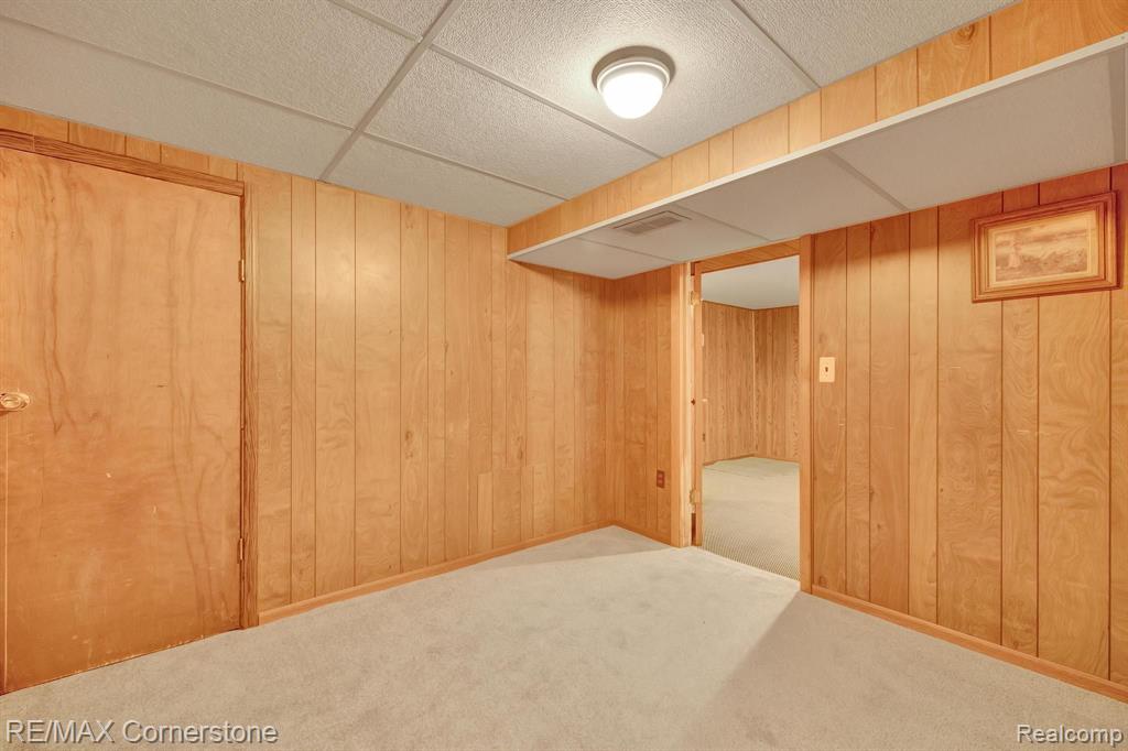 697 WORCHESTER Street, Westland, MI 48186 — Photo 23