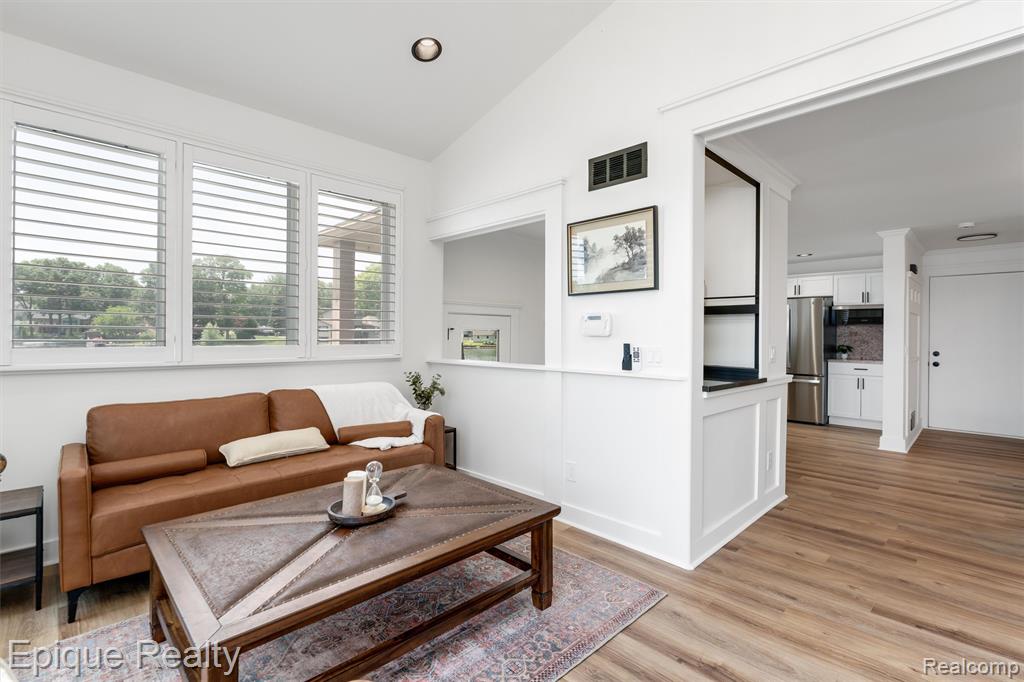 800 Kimberly, Lake Orion, MI 48362 — Photo 11