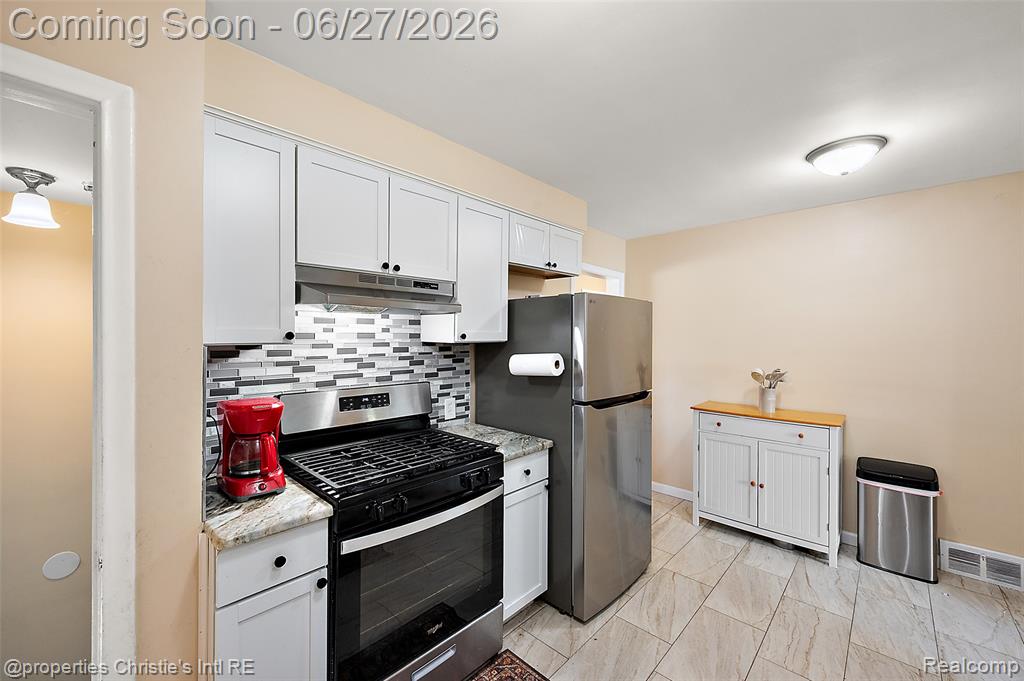 15654 Juliana Avenue, Eastpointe, MI 48021 — Photo 11
