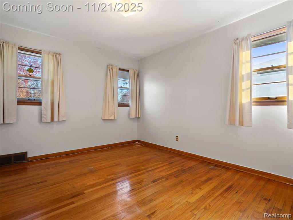 9831 Seltzer Street, Livonia, MI 48150 — Photo 11