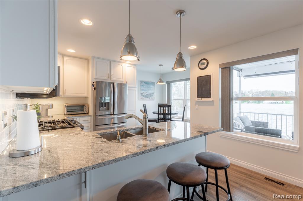 376 Bellevue Avenue, Lake Orion, MI 48362 — Photo 14