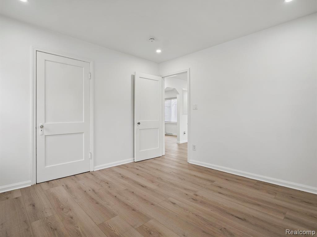 23409 CARLISLE Avenue, Hazel Park, MI 48030 — Photo 18