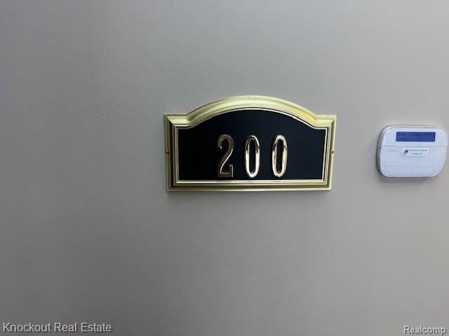 18451 W 12 Mile Road, Lathrup Village, MI 48076 — Photo 10