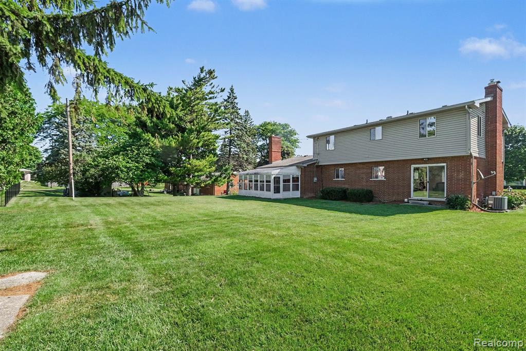 5504 Antoinette Drive, Grand Blanc, MI 48439 — Photo 39