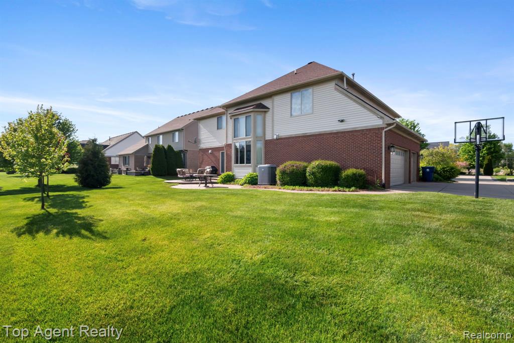 48869 Woodson Way, Canton, MI 48187 — Photo 40