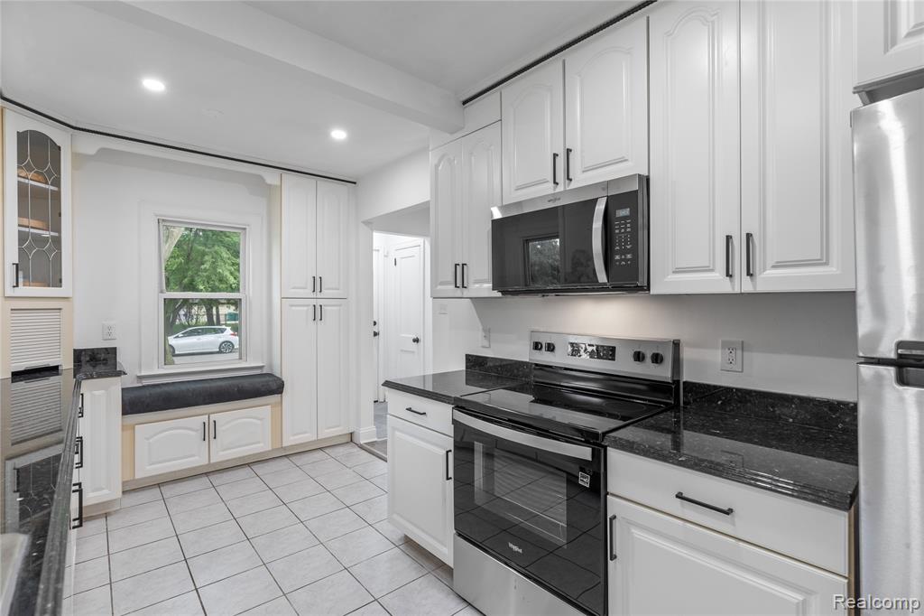 885 Hawthorne Avenue, Ypsilanti, MI 48198 — Photo 9