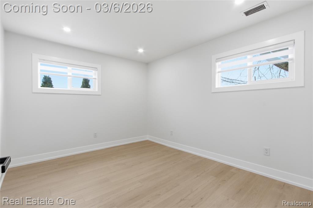 5008 McKinley Street, Dearborn Heights, MI 48125 — Photo 12